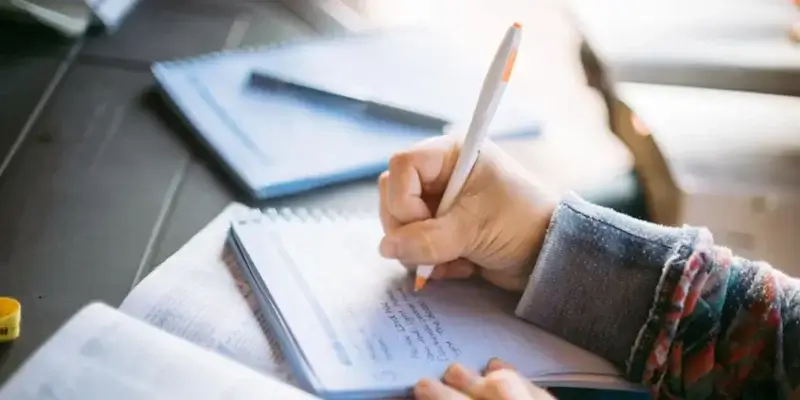 How to Write a Winning Admission Essay for UAE Universities in 2025